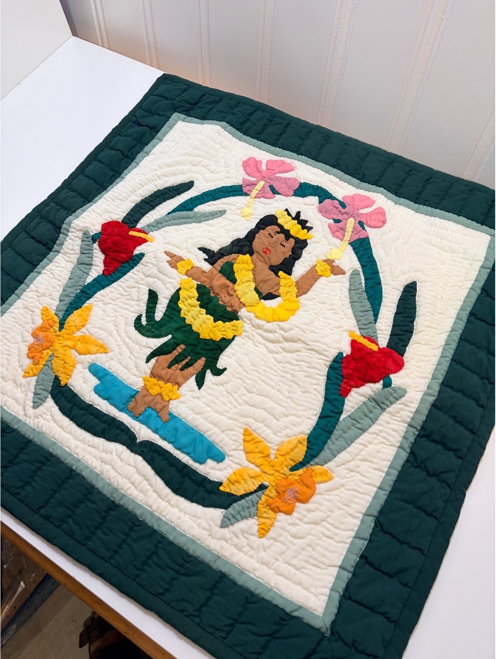 Vintage Hand-Quilted Hawaiian Hula Dancer Wall Hanging Tapestry Applique Quilt